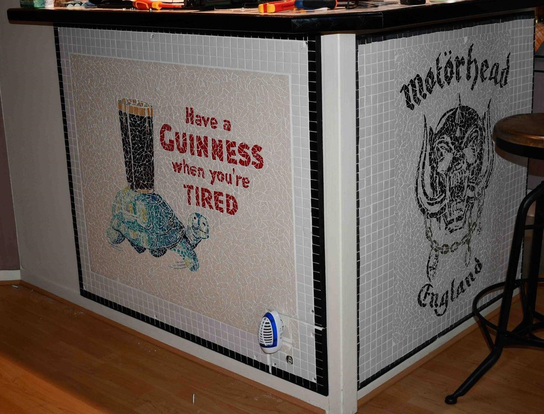Bar personnalisé Guiness et Motorhead