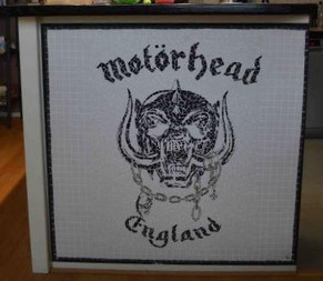 Personnalisation de bar avec Guiness et Motorhead